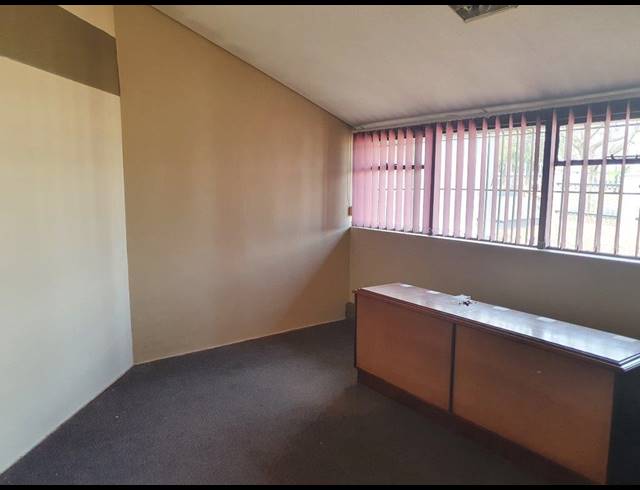 173M² OFFICE TO LET IN VAALPARK